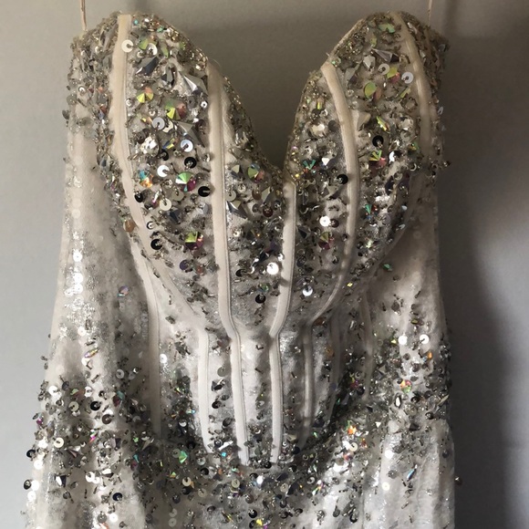 PROM DRESS - Picture 3 of 4